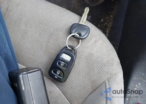 2017 Hyundai Elantra Se z USA, uszkodzony, nr VIN 5NPD74LF4HH185074